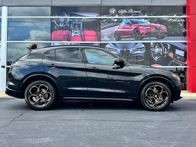 2025 Alfa Romeo Stelvio Intensa AWD
