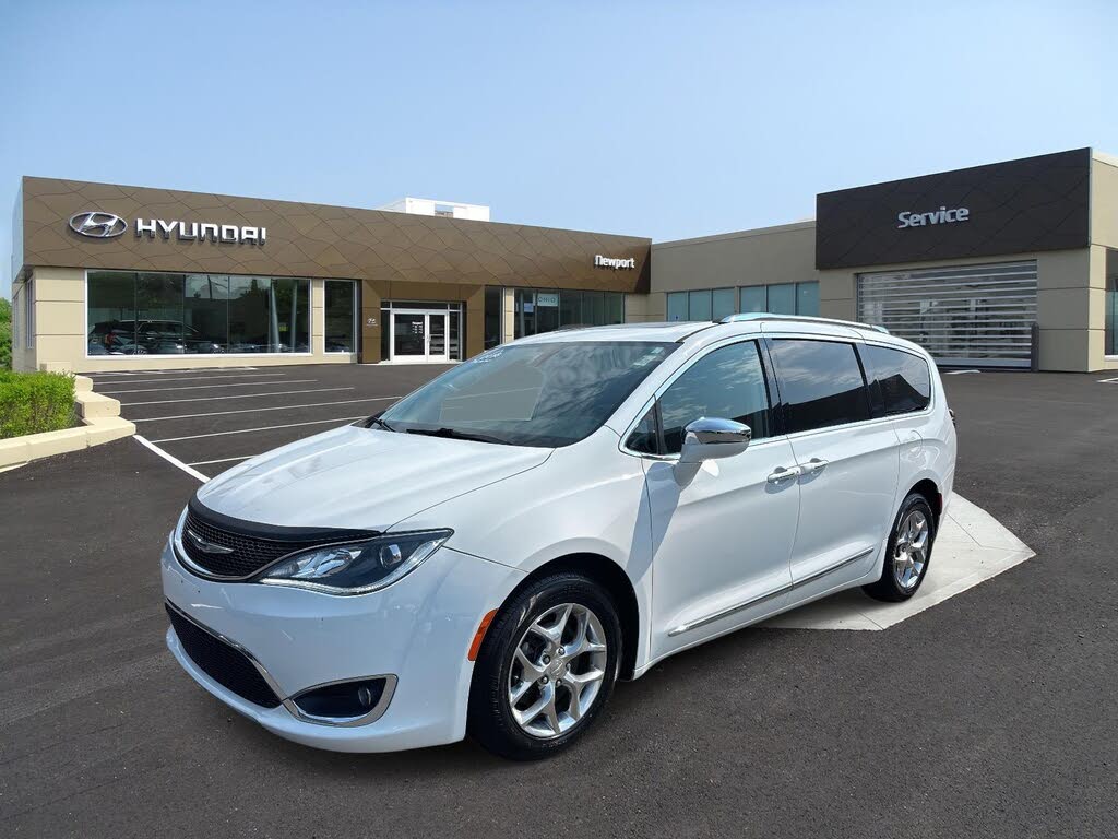 2018 Chrysler Pacifica Limited FWD