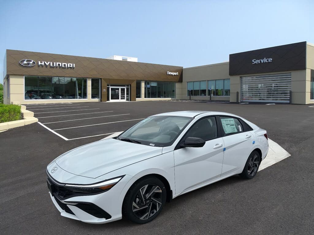 2025 Hyundai Elantra Essential FWD