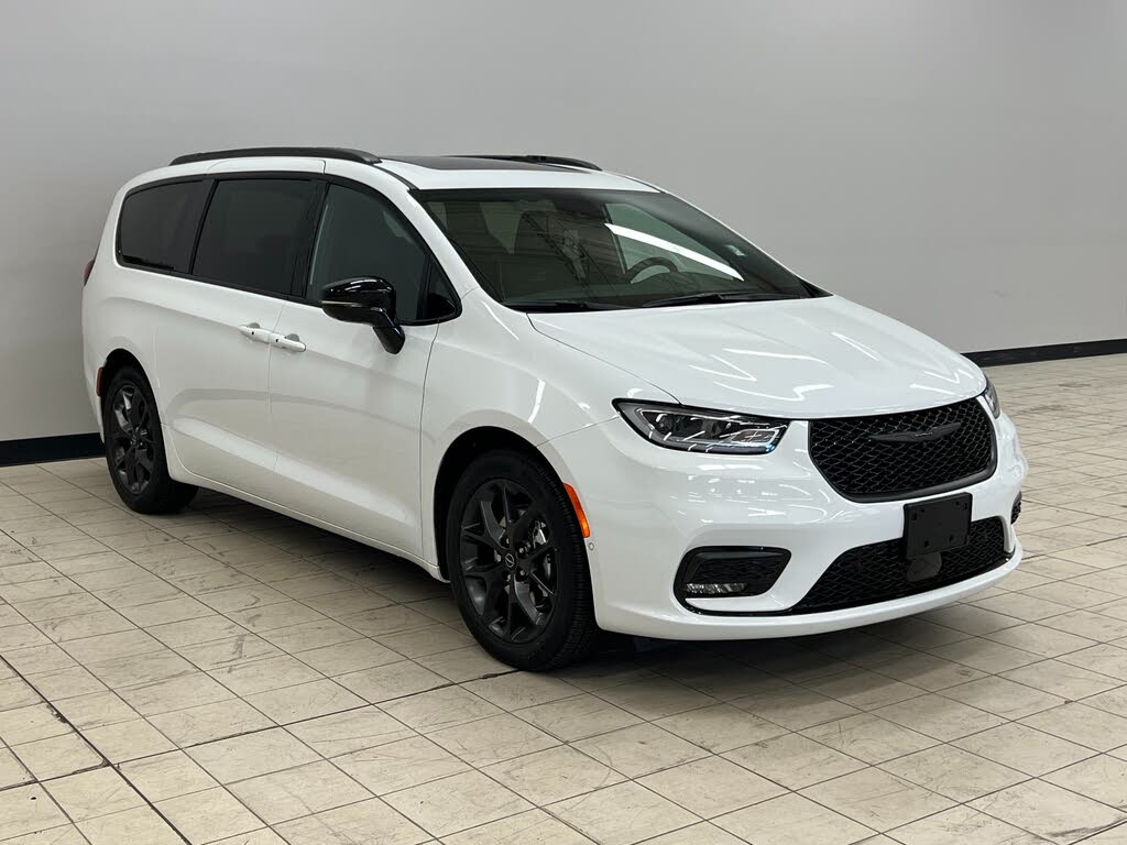 2026 Chrysler Pacifica Limited FWD