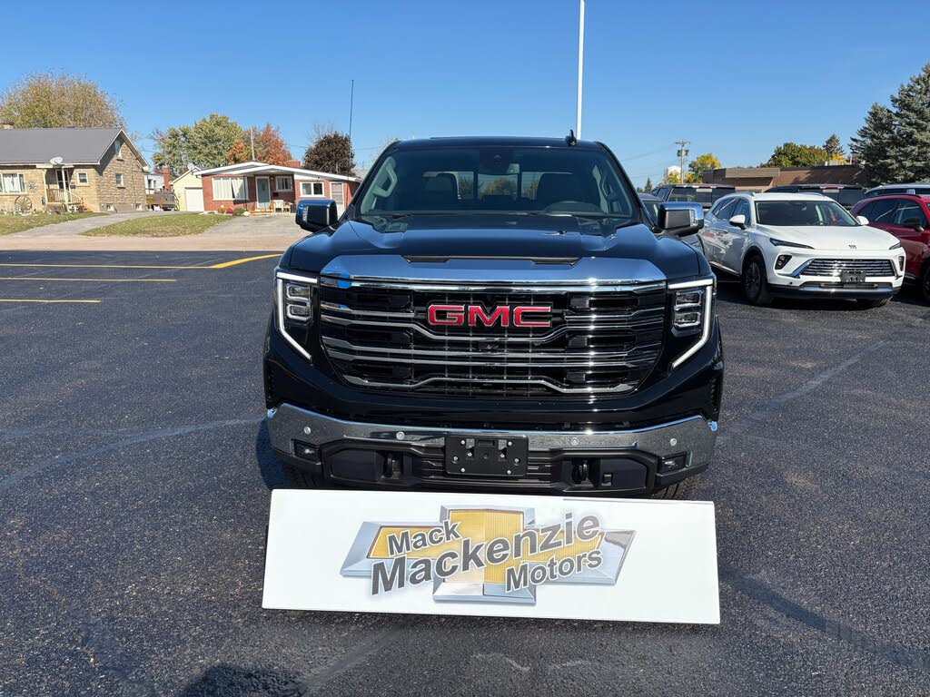 GMC Sierra 1500 SLT Crew Cab 4WD 2026