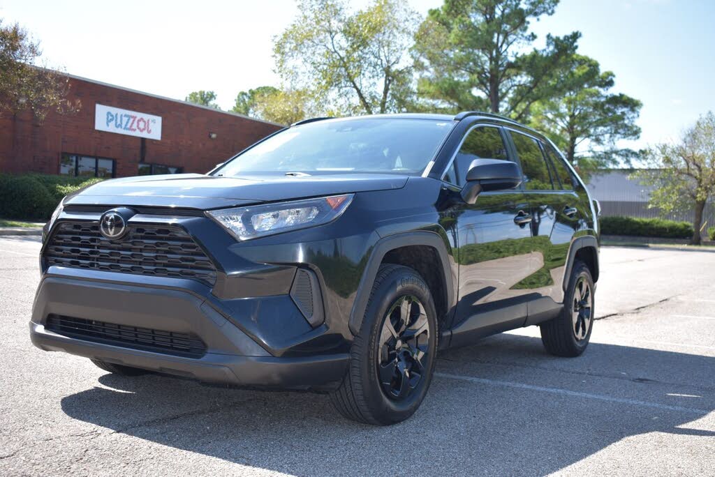 2020 Toyota RAV4 LE FWD