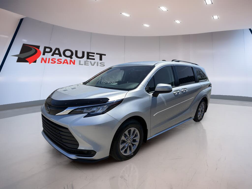 2022 Toyota Sienna LE 8-Passenger FWD