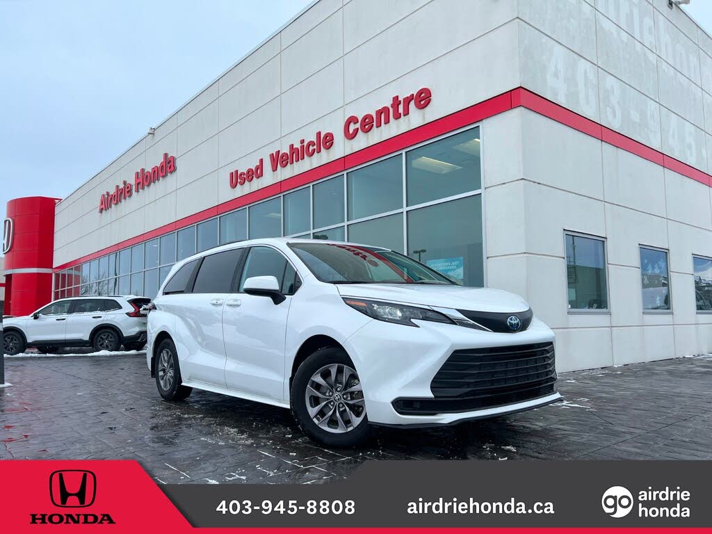 Toyota Sienna LE 8-Passenger AWD 2025