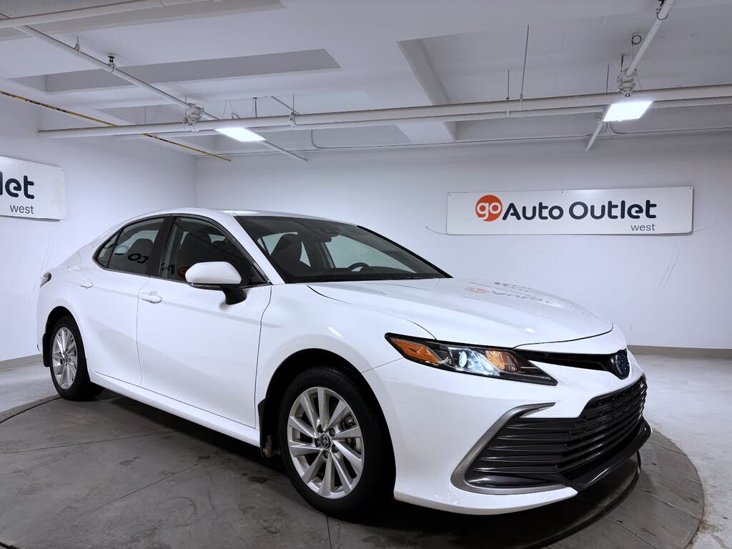 2024 Toyota Camry Hybrid LE FWD