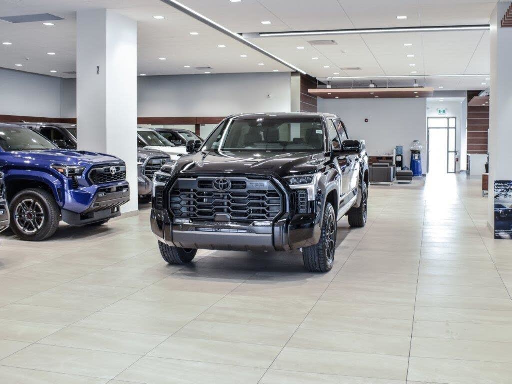 Toyota Tundra Limited CrewMax Cab 4WD 2026