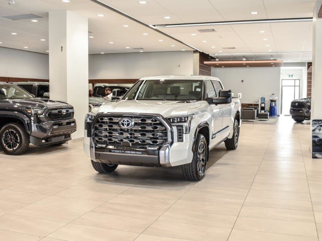 Toyota Tundra Hybrid Platinum HV CrewMax Cab 4WD 2026