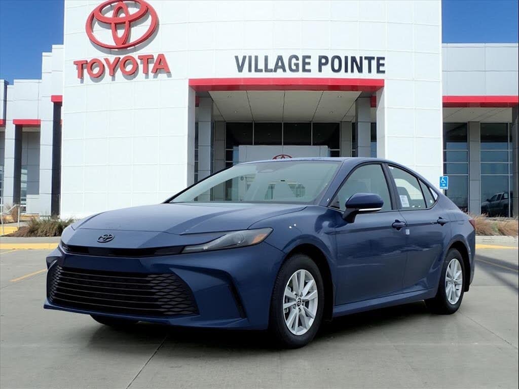2026 Toyota Camry LE FWD