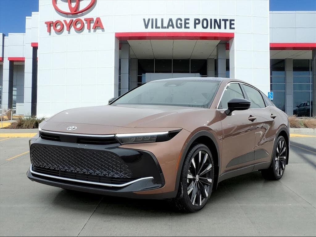 2026 Toyota Crown Platinum AWD