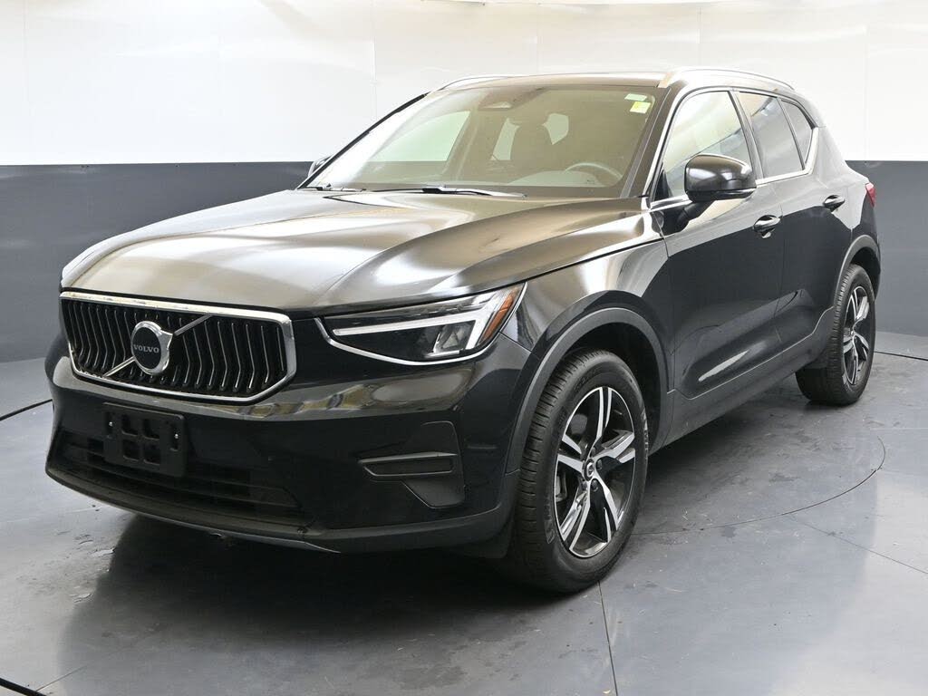 2025 Volvo XC40 B5 Core Bright Theme AWD