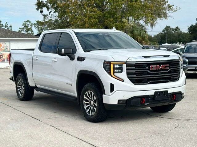 2022 GMC Sierra 1500 AT4 Crew Cab 4WD