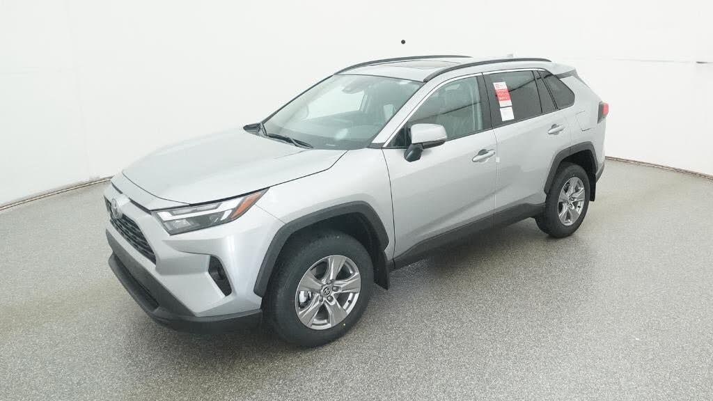 2025 Toyota RAV4 XLE FWD