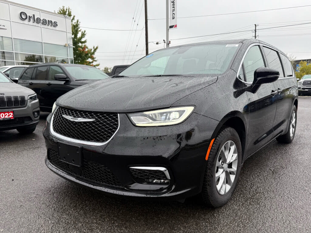 2026 Chrysler Pacifica Select AWD