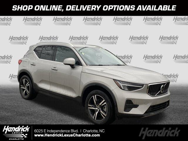 2025 Volvo XC40 B5 Core Bright Theme AWD