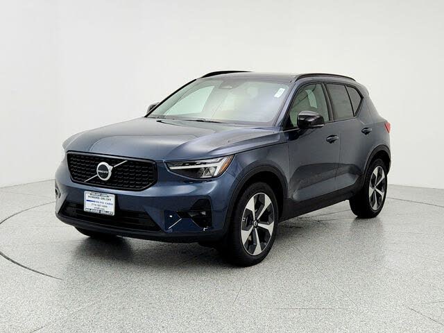 2026 Volvo XC40 B4 Plus FWD