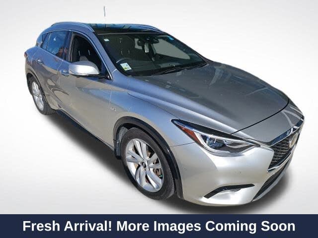 2017 INFINITI QX30 Premium FWD