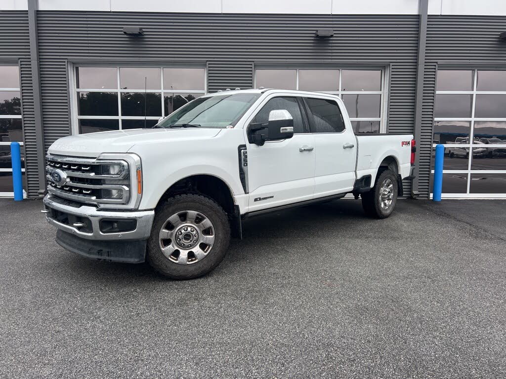 2023 Ford F-350 Super Duty Lariat Crew Cab 4WD