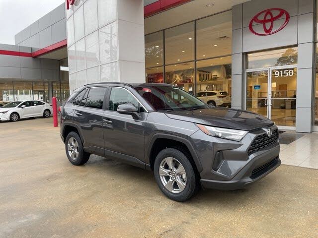 2025 Toyota RAV4 XLE FWD