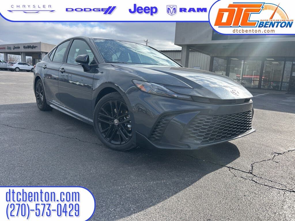 2025 Toyota Camry SE FWD