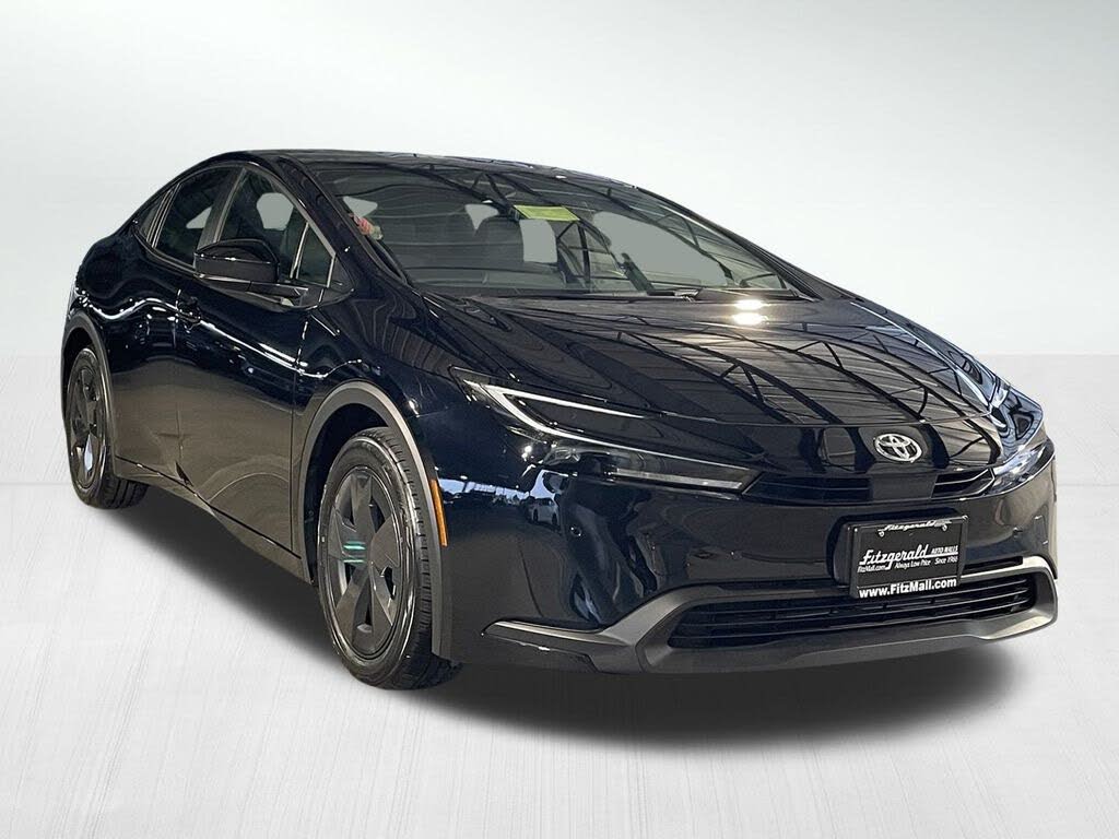 2025 Toyota Prius LE FWD