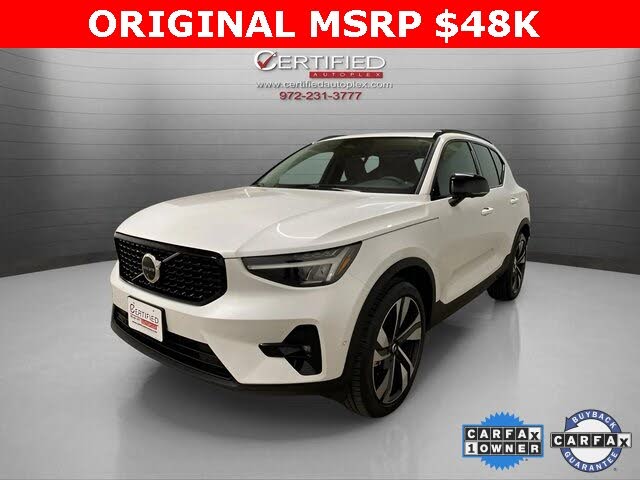 2025 Volvo XC40 B5 Plus Dark Theme AWD