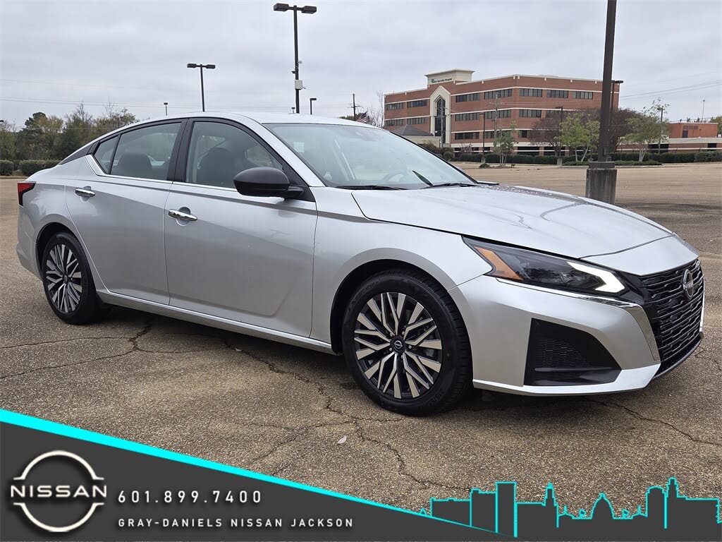 2024 Nissan Altima 2.5 SV FWD