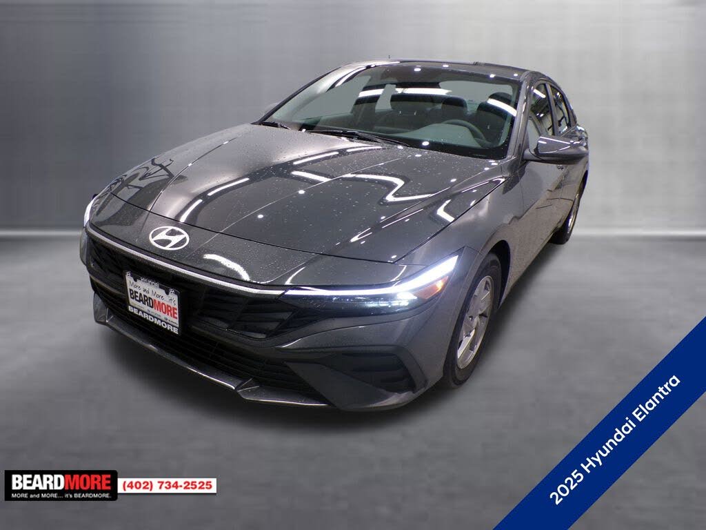 2025 Hyundai Elantra SE FWD