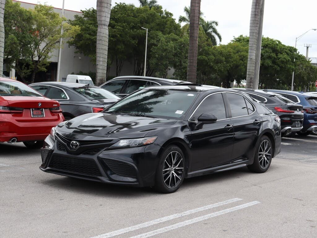 2021 Toyota Camry SE FWD