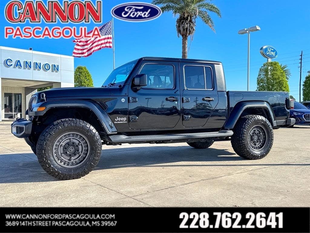 2022 Jeep Gladiator Overland Crew Cab 4WD
