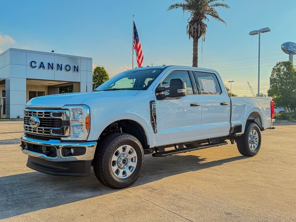 2023 Ford F-250 Super Duty XLT Crew Cab 4WD