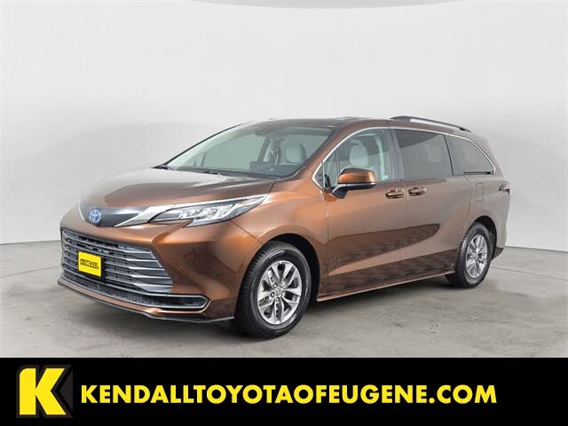 2023 Toyota Sienna LE 8-Passenger AWD
