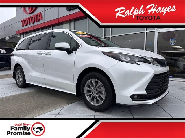 2025 Toyota Sienna XLE 7-Passenger FWD