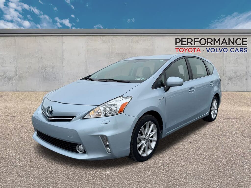 2014 Toyota Prius v Five FWD