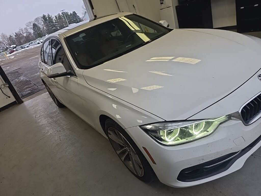 2018 BMW 3 Series 330i Sedan RWD