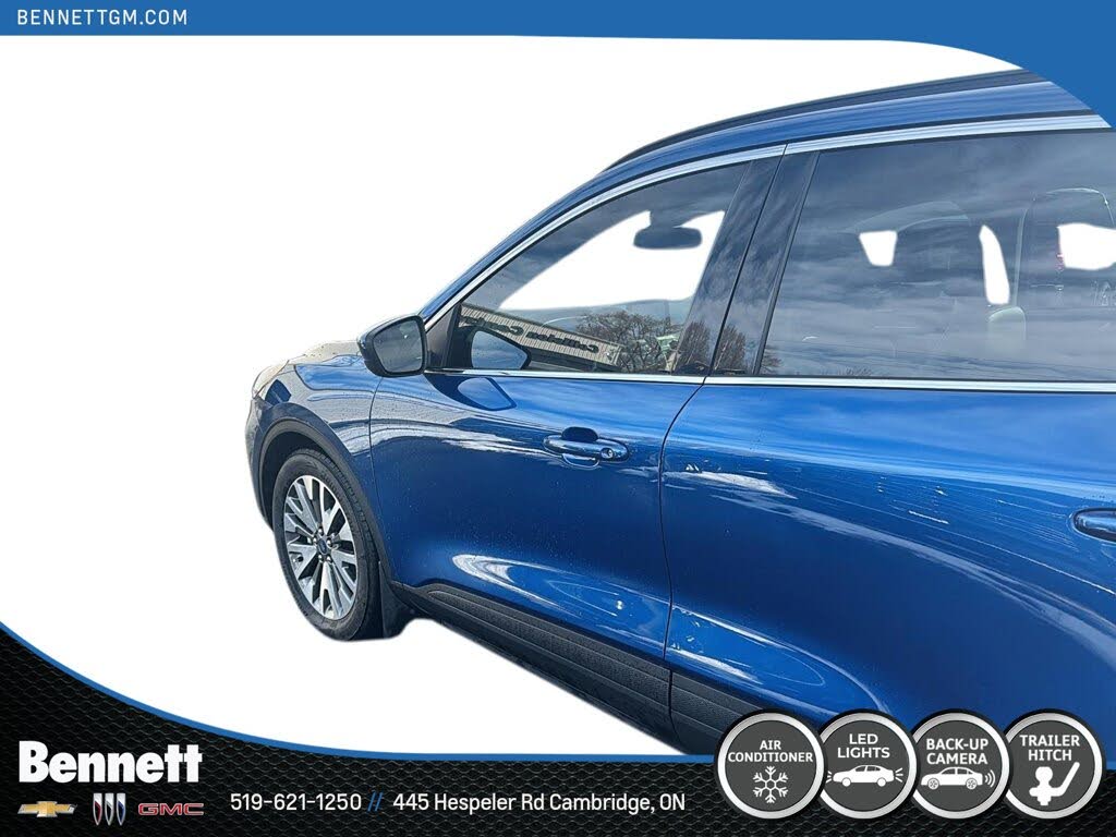 2022 Ford Escape Hybrid Titanium FWD