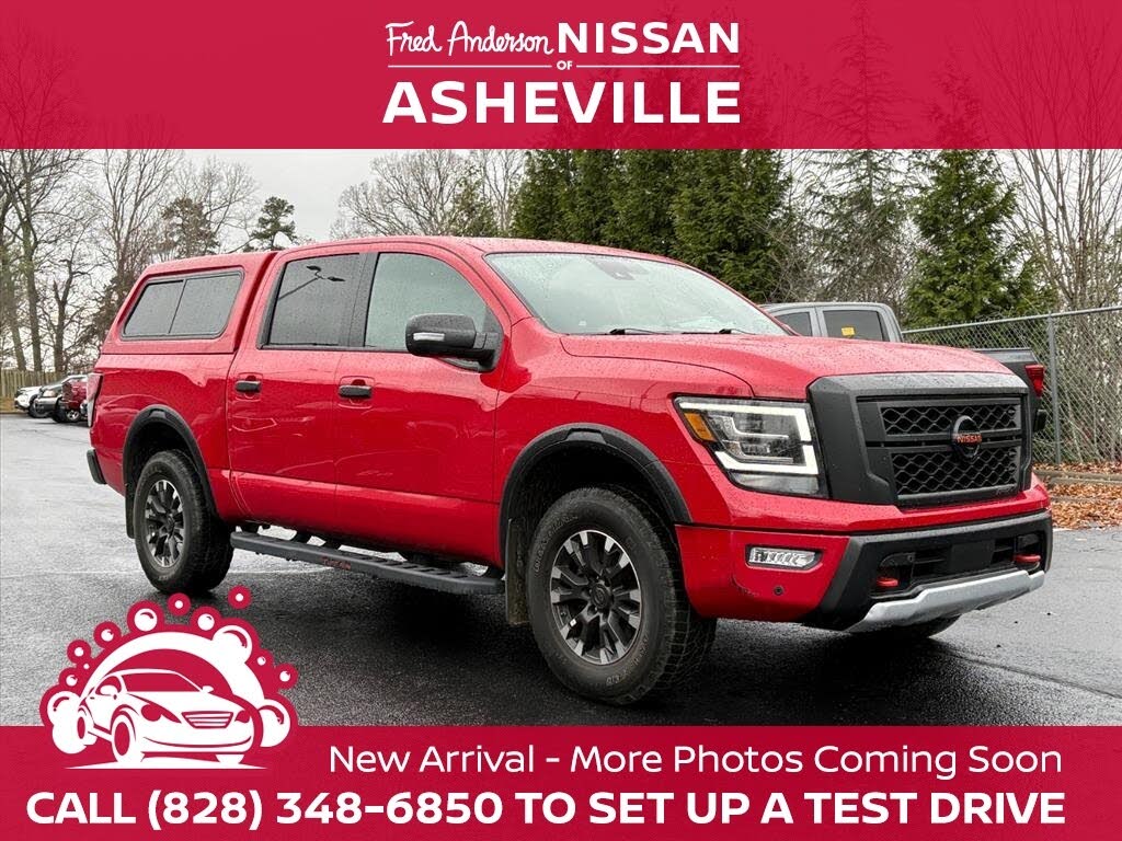 2022 Nissan Titan PRO-4X Crew Cab 4WD