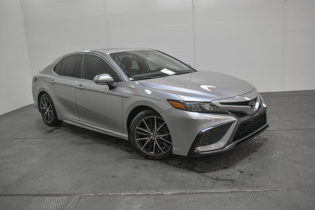 2022 Toyota Camry SE AWD
