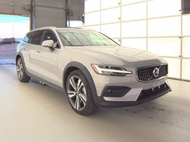 2025 Volvo V60 Cross Country B5 Plus AWD