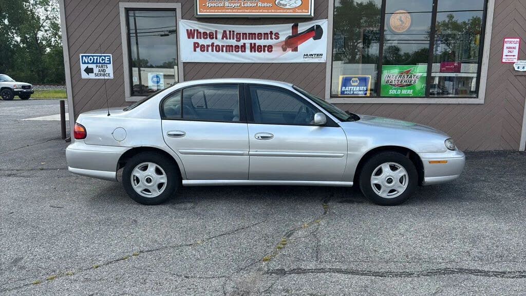 2001 Chevrolet Malibu LS FWD