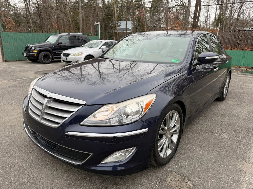 2012 Hyundai Genesis 3.8 RWD