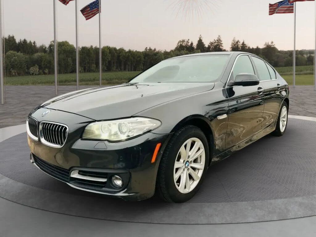 2015 BMW 5 Series 528i Sedan RWD