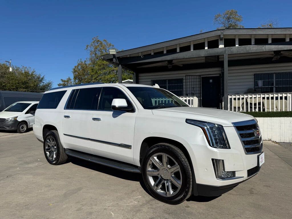 2017 Cadillac Escalade ESV Luxury RWD
