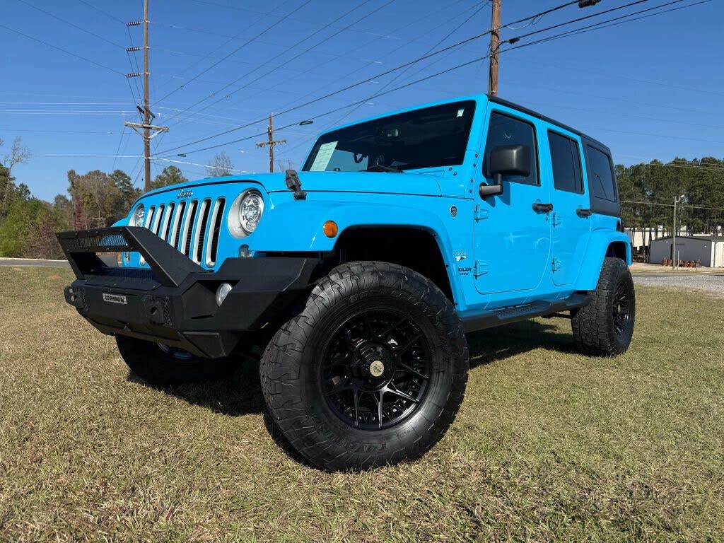 2017 Jeep Wrangler Unlimited Sahara 4WD