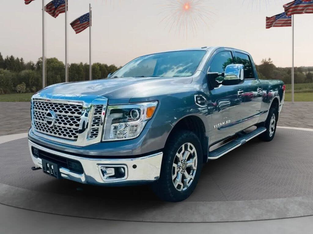 2017 Nissan Titan XD SL Crew Cab 4WD