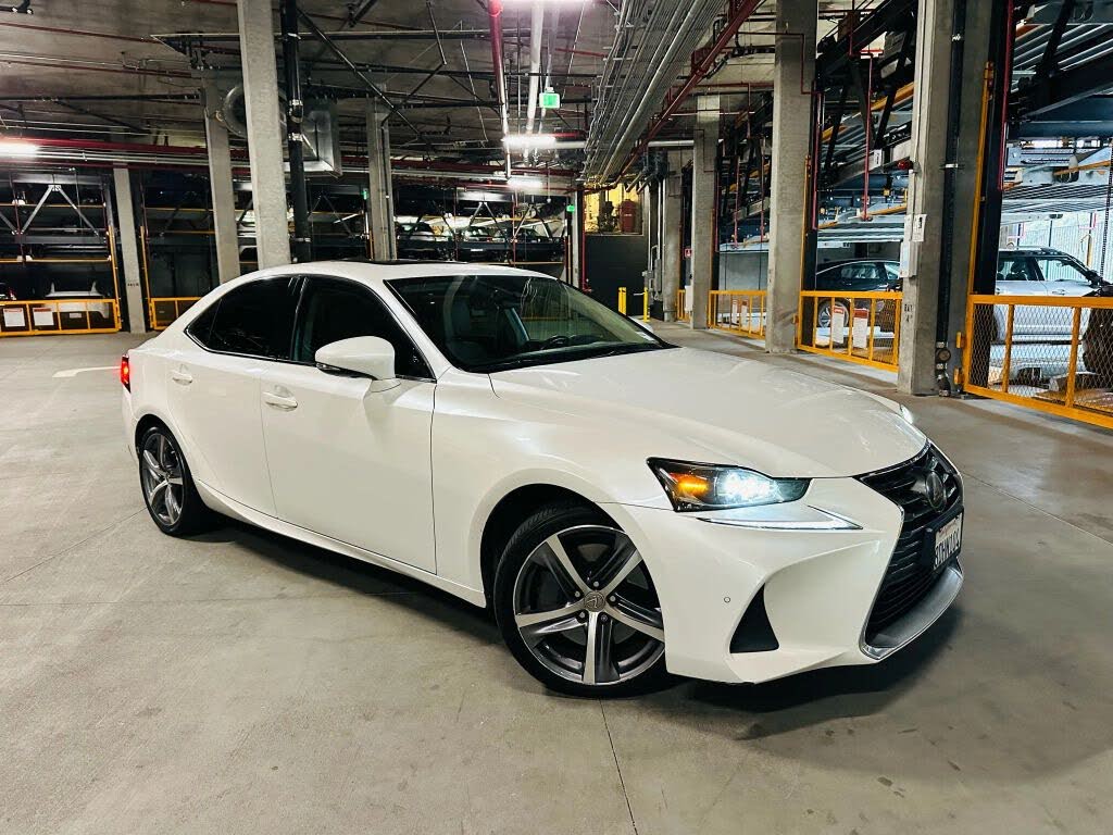 2018 Lexus IS 300 RWD