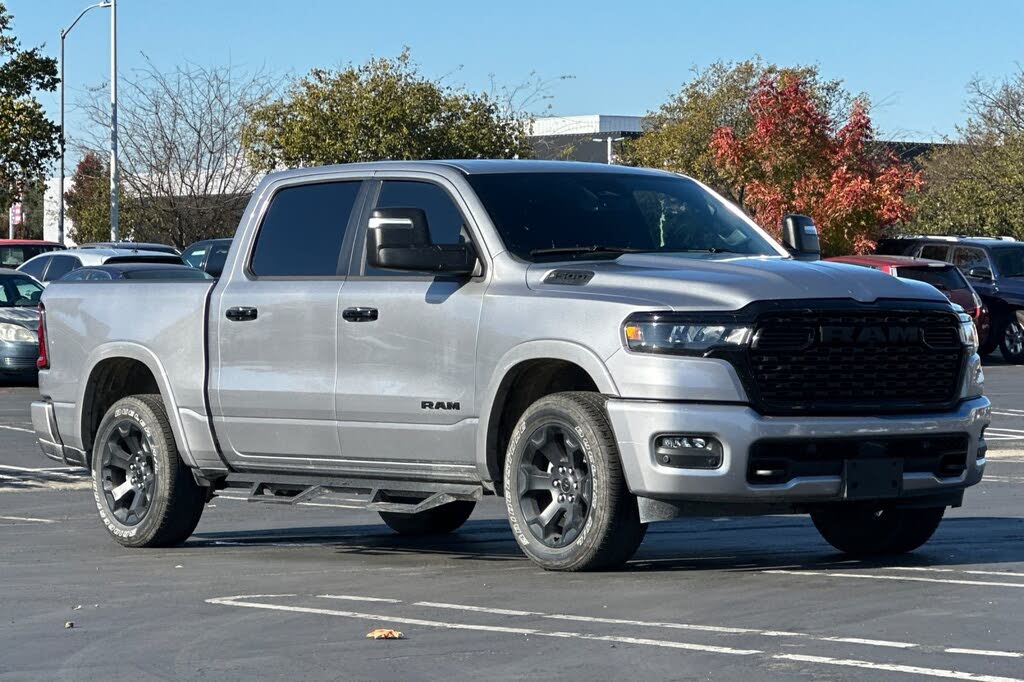 2025 RAM 1500 Big Horn Crew Cab 4WD