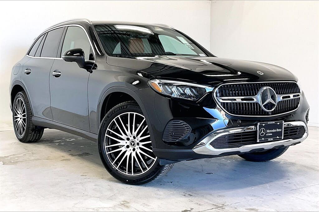 2026 Mercedes-Benz GLC 300 RWD