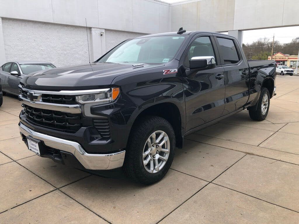 2022 Chevrolet Silverado 1500 LT Crew Cab 4WD