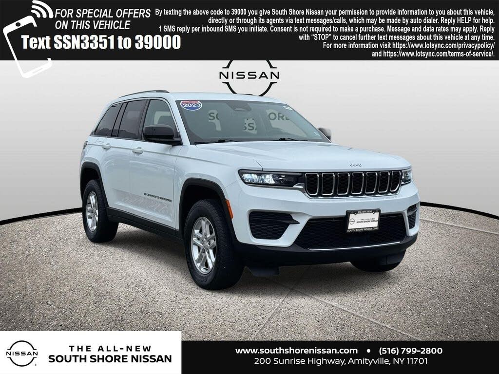 2023 Jeep Grand Cherokee Laredo 4WD