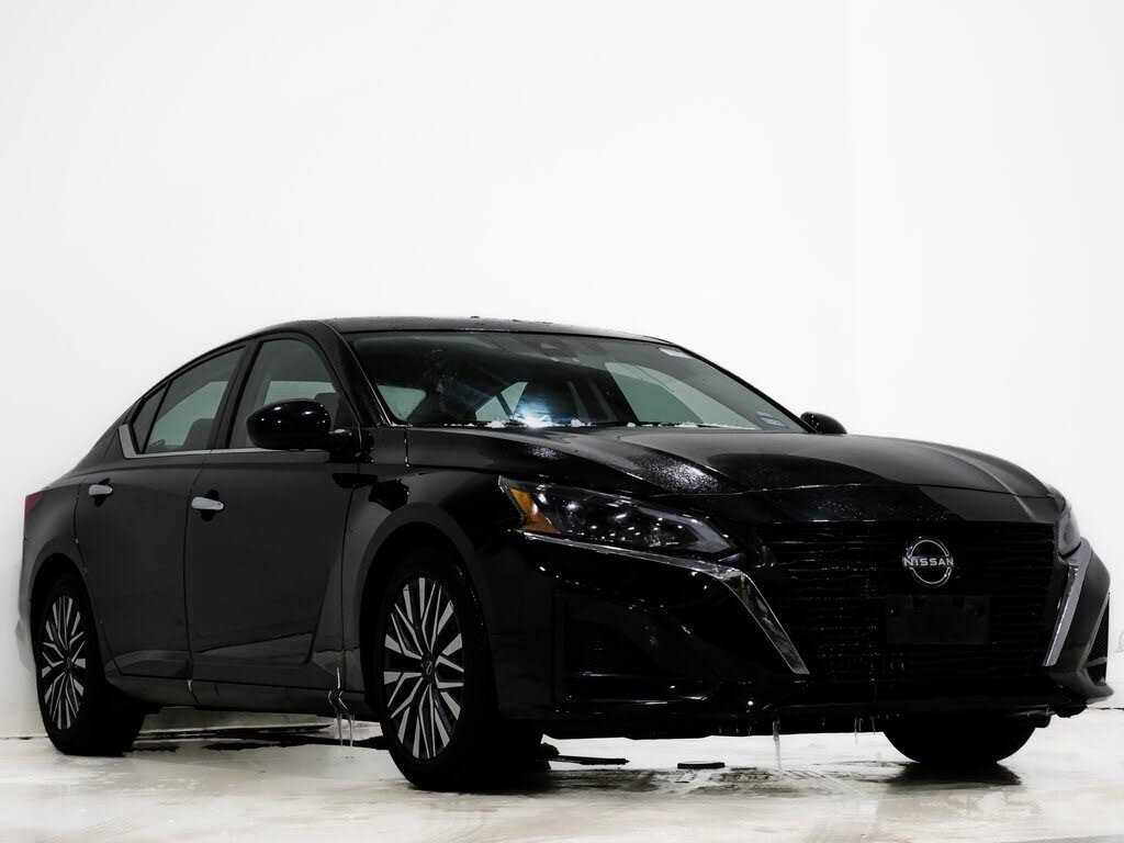 2023 Nissan Altima 2.5 SV FWD